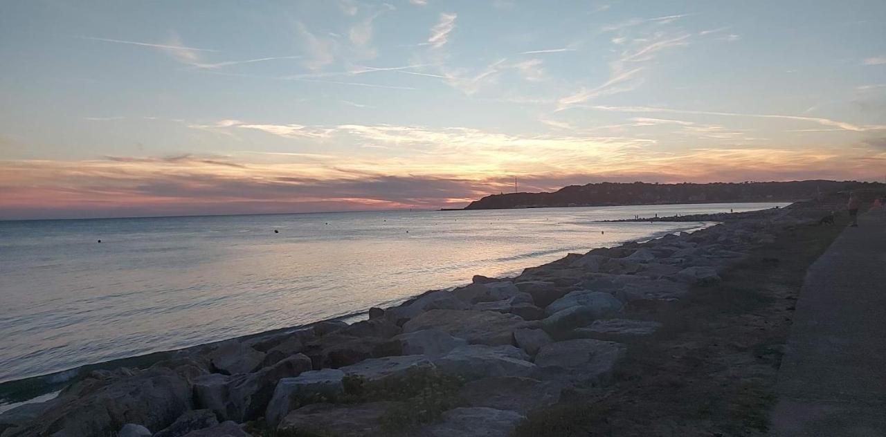 Le Balcon De Jersey - Face A La Mer Saint-Jean-de-la-Rivière エクステリア 写真